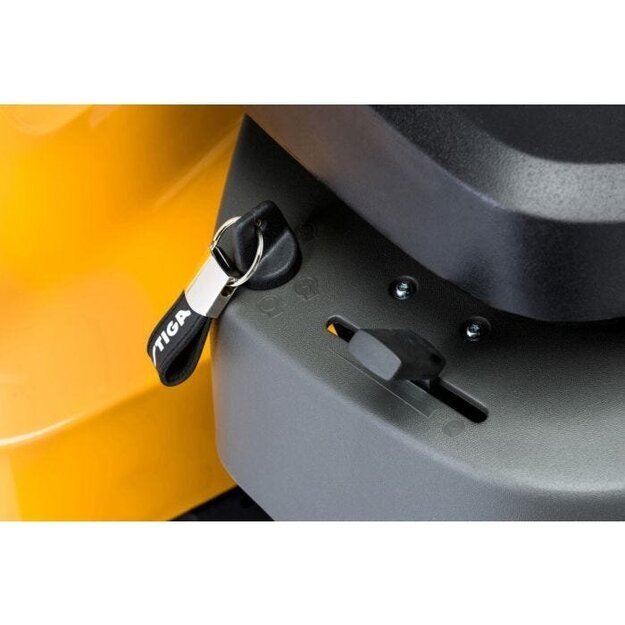 Traktoriukas STIGA Park 300 LC (su 85 cm. Agregatu komplekte)